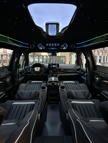 Toyota Sienna: Upgrade na Caesar Star-Sada karosérie Lord a paket interiéru.
